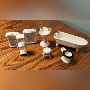 Vintage Miscellaneous Dollhouse Bathroom Accessory lot.